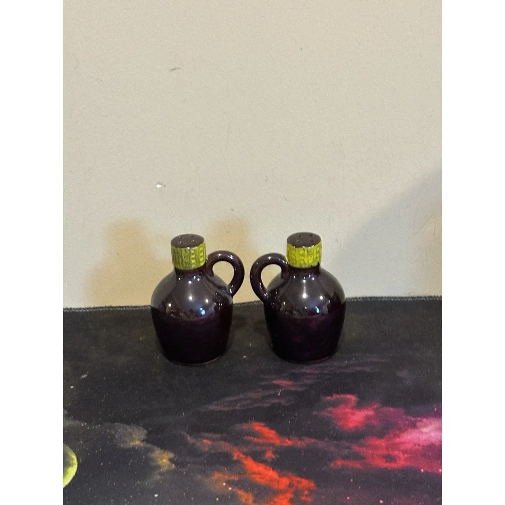 Little Brown‎ Jug Vintage Salt & Pepper Shakers